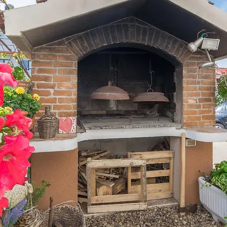 Apartman Pino Zára