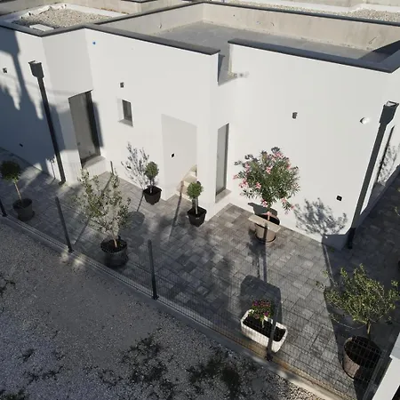 Appartement Matea Pool House *