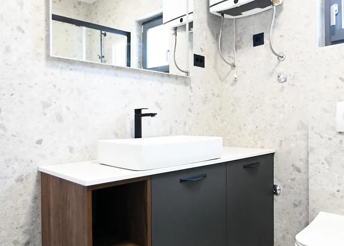 Matea Pool House زادار