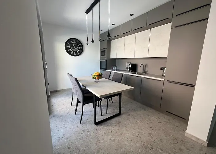 Matea Pool House شقة *